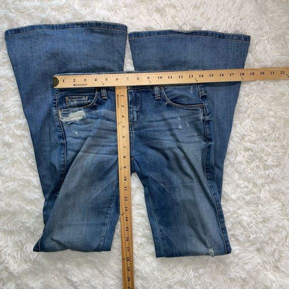 Blank NYC Wide Flare Leg Distressed Blue Jeans, size 26 - Picture 6 of 9
